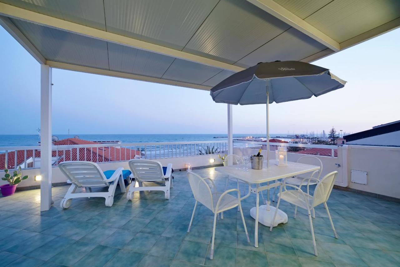 Archimede, Appartamento Con Vista In Centro A Marina Di Ragusa Marina di Ragusa Exterior foto